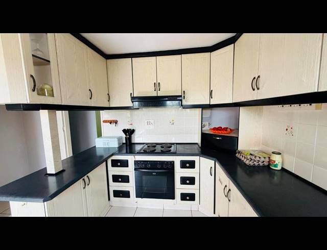 3 BEDROOM HOUSE FOR SALE IN LOTUS PARK